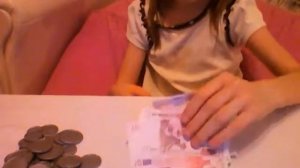 Игрушечные деньги и журнал котело