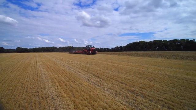 VERSATILE 550 Дельтатрак в Южном Оксфордшире/VERSATILE 550 Deltrackt in South Oxfordshire смотреть онлайн