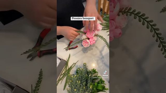 Soap peonies bouquet in gravy boat dish. Букет пионов из мыла в соуснике. смотреть онлайн