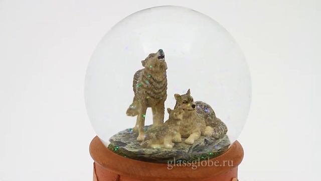 Снежный шар "Волки" смотреть онлайн