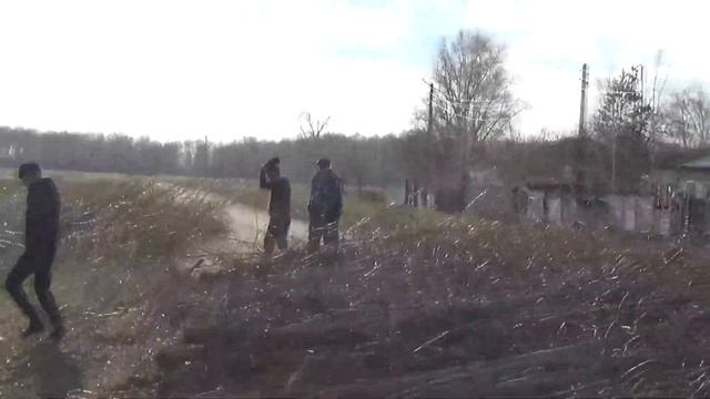 Помощь селу спилил и вывез клены теперь задувать не будет. смотреть онлайн