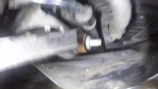 Smart 451 - Remplacer les triangles de suspension avant смотреть онлайн