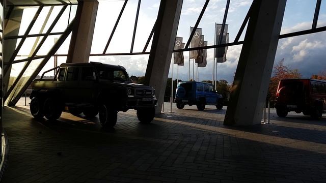 Mercedes-Benz G63 AMG 6X6 at the museum 🚙 Stuttgart смотреть онлайн