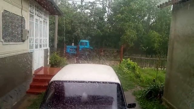 Серёжу на рас хват.Дождь,Серёжа хотел нас прокатить на тракторе. смотреть онлайн