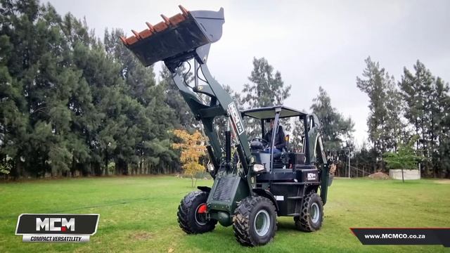 DEMONSTRATION 37X Front Loader - MCM Backhoe Loader смотреть онлайн