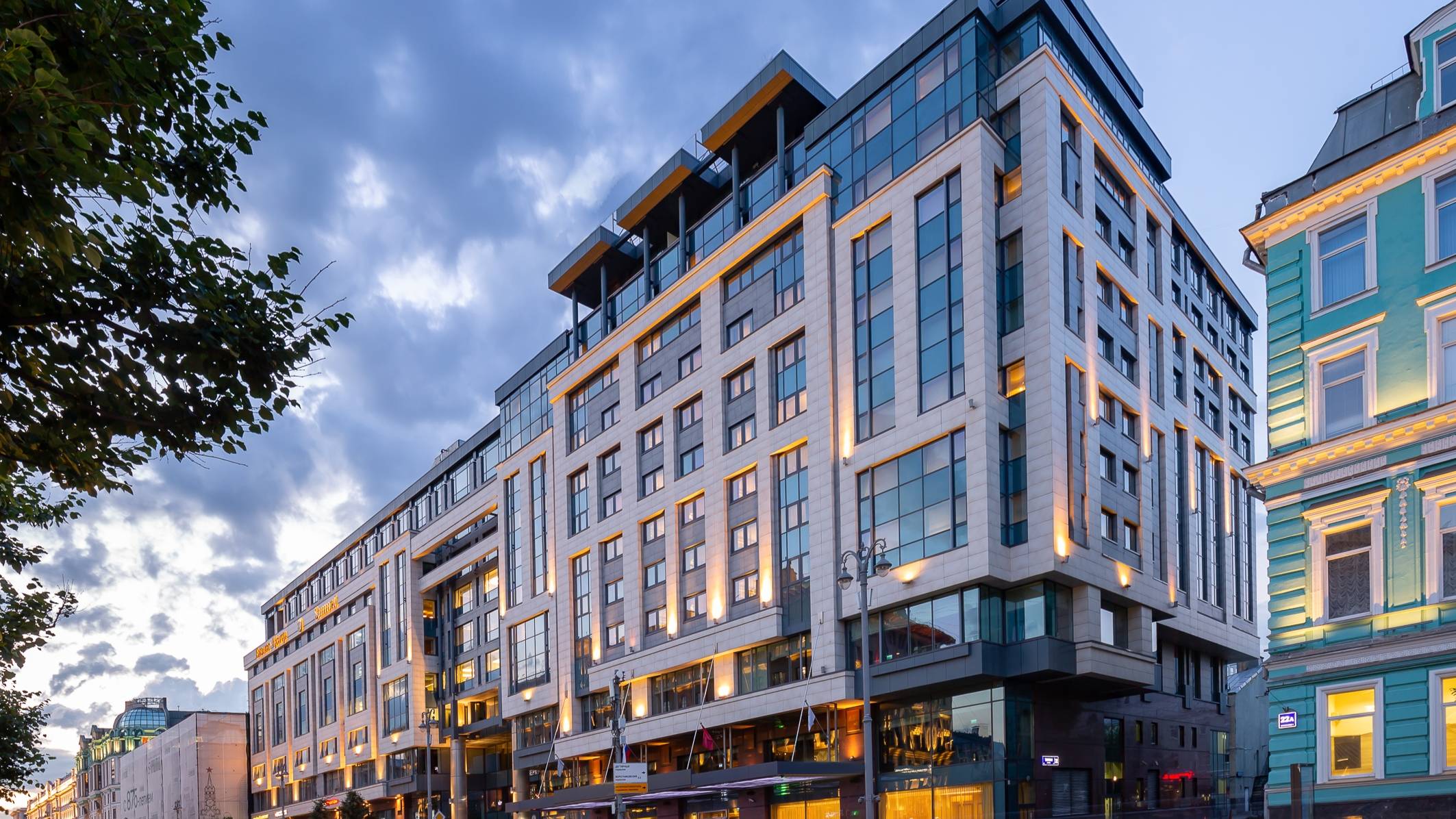 Официальное видео Hotel Continental