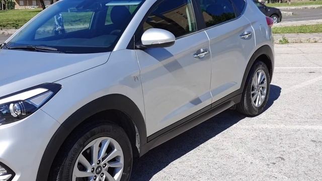 HYUNDAI TUCSON 1.7 CRDi DCT COMFORT aut. - PRIVACAR APRILIA - смотреть онлайн