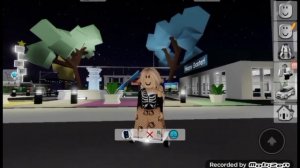 покупаю премиум в брукхевен 😊трата 300 робуксов 😱😋