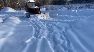ДТ 75 чистим снег ￼
