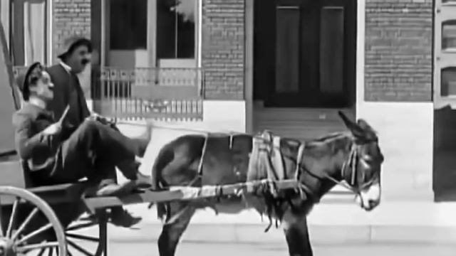 Charlie Chaplin Most Funny Video - Piano Delivery