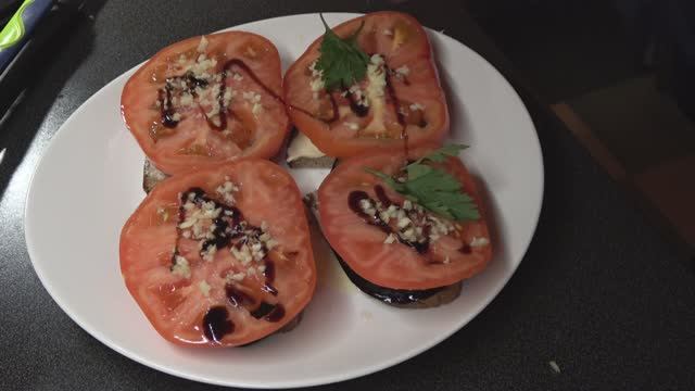 Бутерброд с баклажаном смотреть онлайн