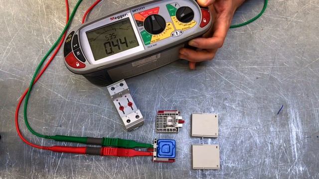 We find out how Increasing the Voltage up 1000 Volts Through an SPDs Affects its Impedance смотреть онлайн