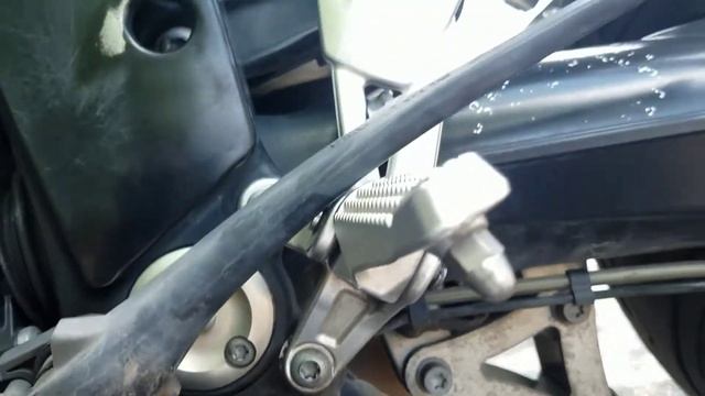 2006 BMW K1200R Oil Change Pt 1/7 смотреть онлайн