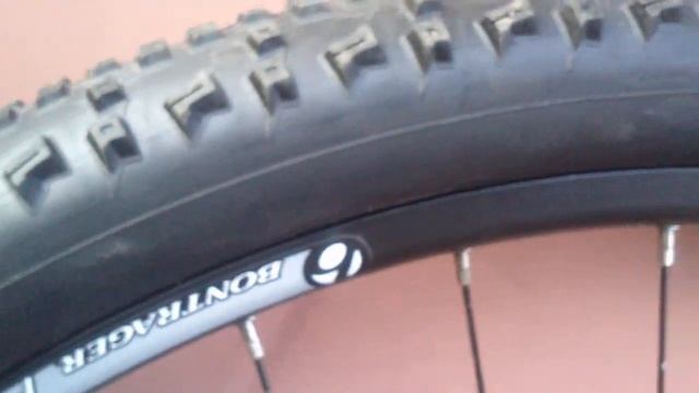 Schwalbe Rapid Rob 2.25x29 vs Imapac Outpac 2.1x29 смотреть онлайн