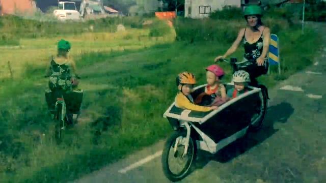 Summer Trip With Urban Arrow смотреть онлайн