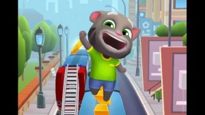 Говорящий Том бег за золотом