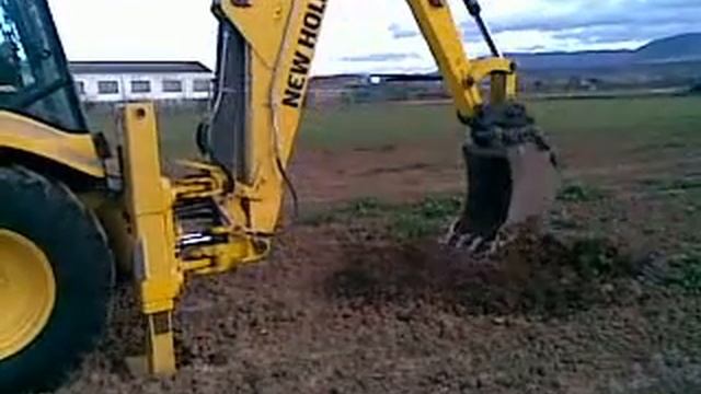 ruso con la mixta 110 new holland Azofra (la rioja) excavaciones miguel angel.mp4 смотреть онлайн