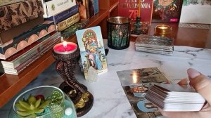 4 КОРОЛЯ 🫅 у него вопрос к вам ...