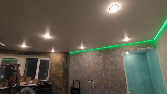 Натяжные потолки в квартире на теневом профиле ПВХ Бизон и парящем профиле Flexy Fly02. смотреть онлайн