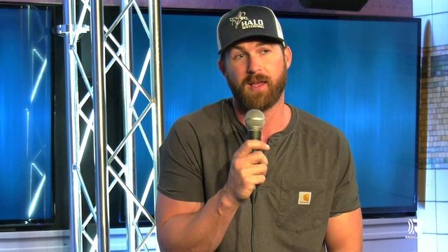 Riley Green confesses some of the craziest things he's done in his truck смотреть онлайн
