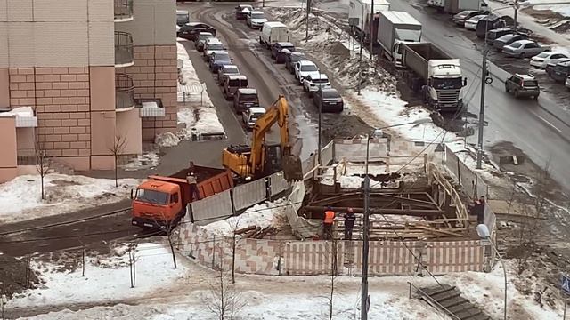 Строительная техника. Работает экскаватор смотреть онлайн