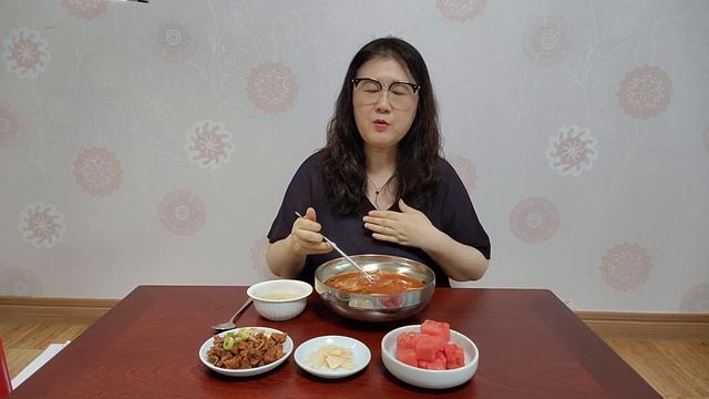 밀면 먹으면서 푸바오 이야기 해요.#푸바오사랑해 #밀면#숯불갈비#푸바오#아이바오#푸바오동생쌍둥이이야기#그냥이야기#같이#밥먹어요#먹방#수다#자막설정#Subtitle Setting
