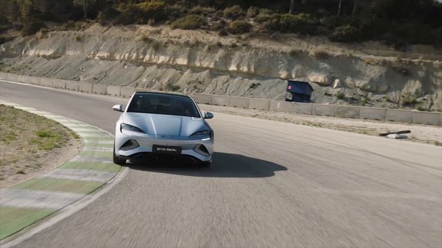 BYD Seal - L'anti-Tesla cinese смотреть онлайн