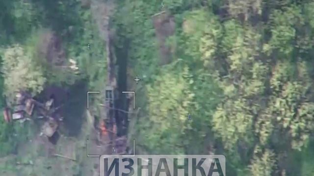 Уничтожение БПЛА "Ланцет" замаскированной гаубицы M777 ВСУ в зоне проведения СВО, 05.2023 смотреть онлайн