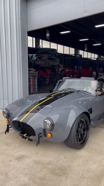 Checkout this beautiful 1965 Shelby Cobra Backdraft 😏 смотреть онлайн