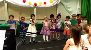 Машина едет далеко