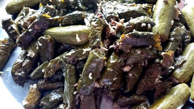 Фаршированные  кабачки и виноградные  листья