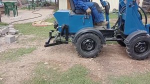 обзор на минипогрузчик с механической трансмиссией.