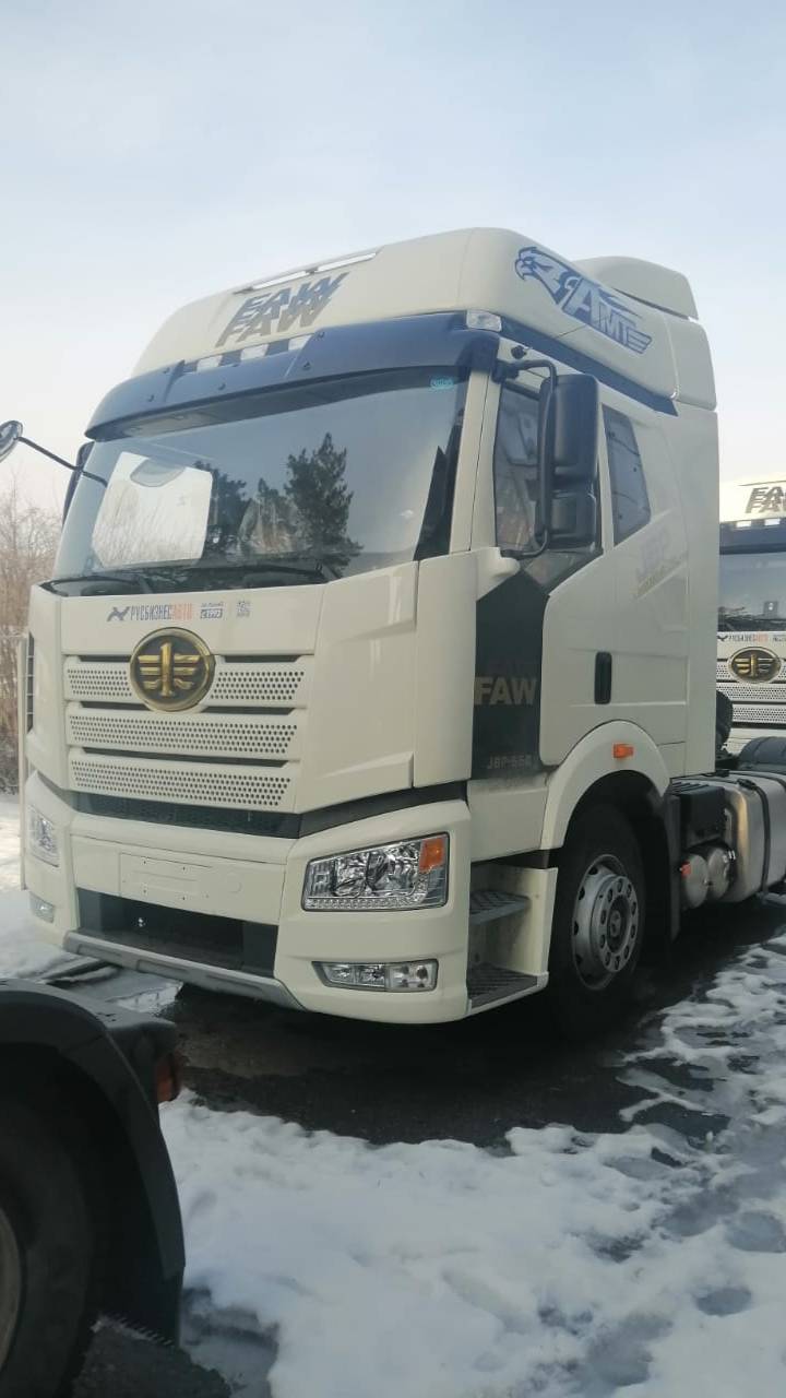 Прoдаeтся Cедeльный тягач FАW J6P