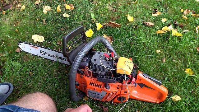 Pilarka Husqvarna 346XP regulacja gaźnika słuch kontra obrotomierz oraz układ tnący. смотреть онлайн