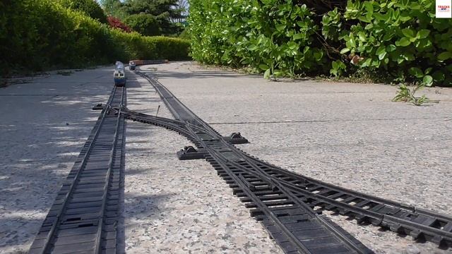 Beautiful HO Scale Oil Tanker Transporter Train Is Followed By Container Transporter Train смотреть онлайн