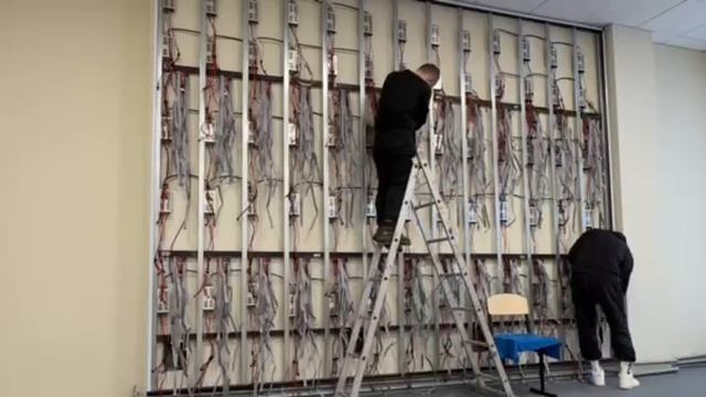 Сборка и установка LED-экрана c помощью Е-конструкции смотреть онлайн