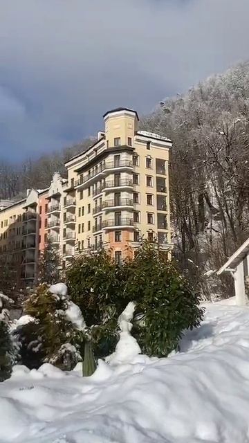 Роза Хутор - снег в марте!