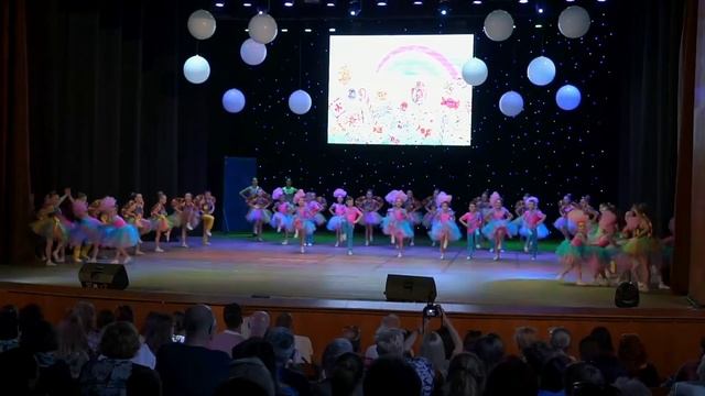 Народний ансамбль естрадного танцю "МарЛен", хореографічна композиція "Діточки-цукерочки" смотреть онлайн