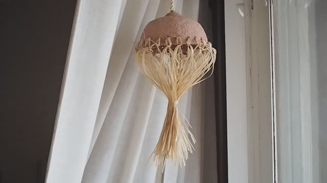 КАК СДЕЛАТЬ ЛЮСТРУ СВОИМИ РУКАМИ  ИЗ ЯИЧНЫХ ЛОТКОВ  DIY