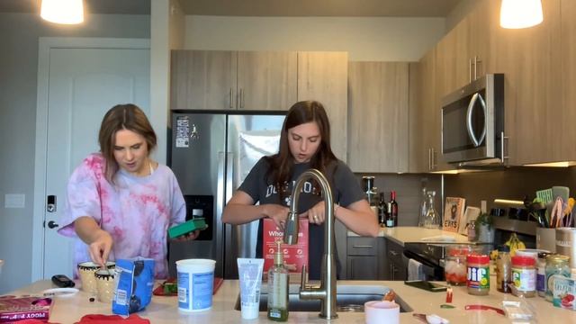 How to make Homemade Dog Treats// SisterMakes смотреть онлайн