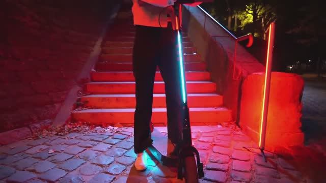 Электросамокат OKAI ES30 NEON Pro смотреть онлайн