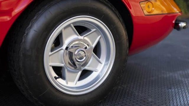 1972 Ferrari 365 GTB/4 Daytona смотреть онлайн