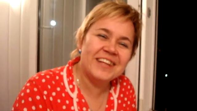 Милочка и Леночка бросили денежку! смотреть онлайн