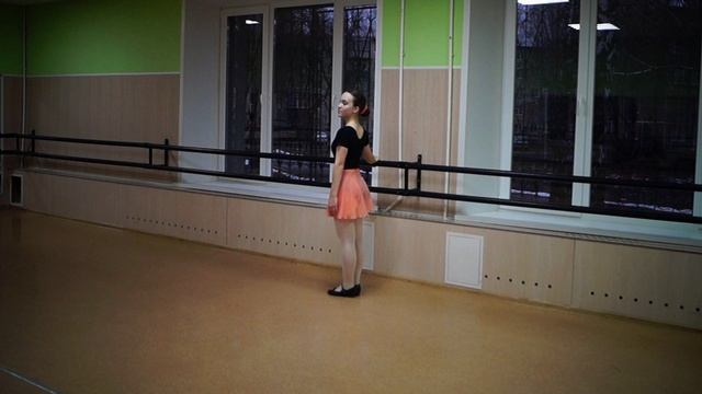 Упражнения у станка по народному танцу - Фиеста смотреть онлайн