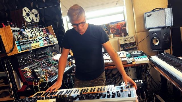 Escape To Another World   Berlin School  Dawless Live Performance