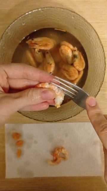 Легко и вкусно. Хотя, если правильно пожарить, креветки - всегда вкусно. #готовка #еда #готовимдома смотреть онлайн