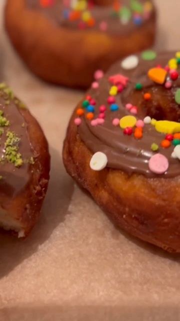 Очень вкусные Творожные пончики!! Если хотите рецепт, следите за моим каналом!!! #top #vkusno