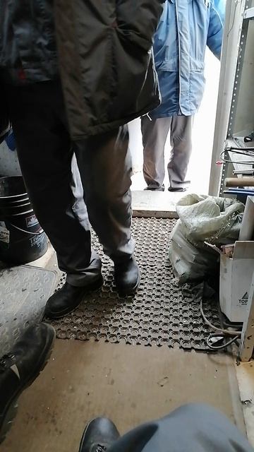 это мы на работе собираемся на обед смотреть онлайн