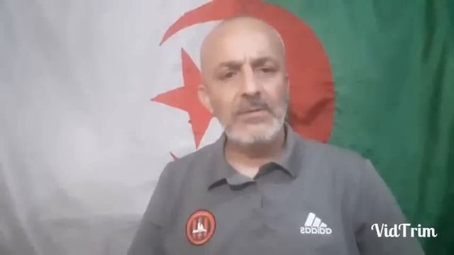 صحافي جزائري يصرح "هروب لاعب جزائري من جحيم المغرب و همجية جماهيرها (شاهد ردة فعل جزائري عليه)" смотреть онлайн