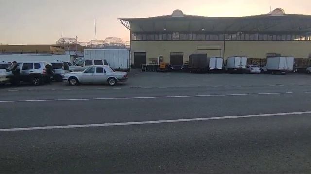 Вид справа и слева от объекта. Автотрафик